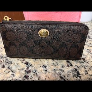 Coach Zippy Wallet